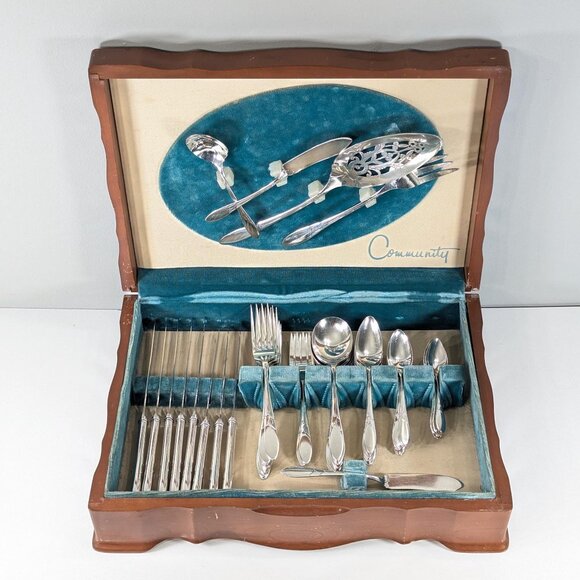 Art Deco Silver Plated Flatware Set - Lady Hamilton Oneida, 55-Piece + box - Picture 1 of 10